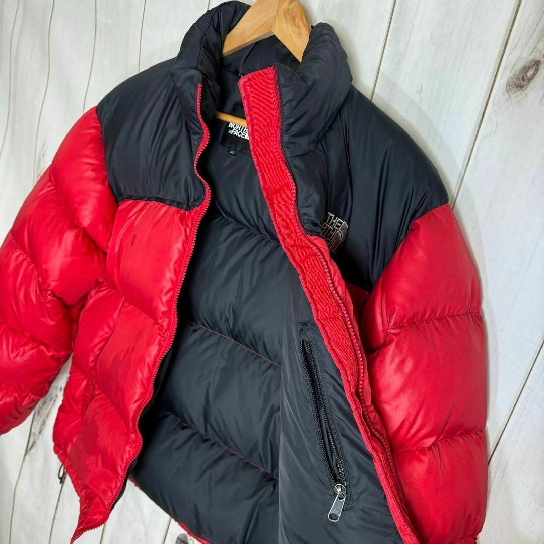 THE NORTH FACE(ザノースフェイス)の【大人気】　ザノースフェイス　ヌプシ　ダウンジャケット　レッド　赤　肩ロゴ　Ｍ メンズのジャケット/アウター(ダウンジャケット)の商品写真