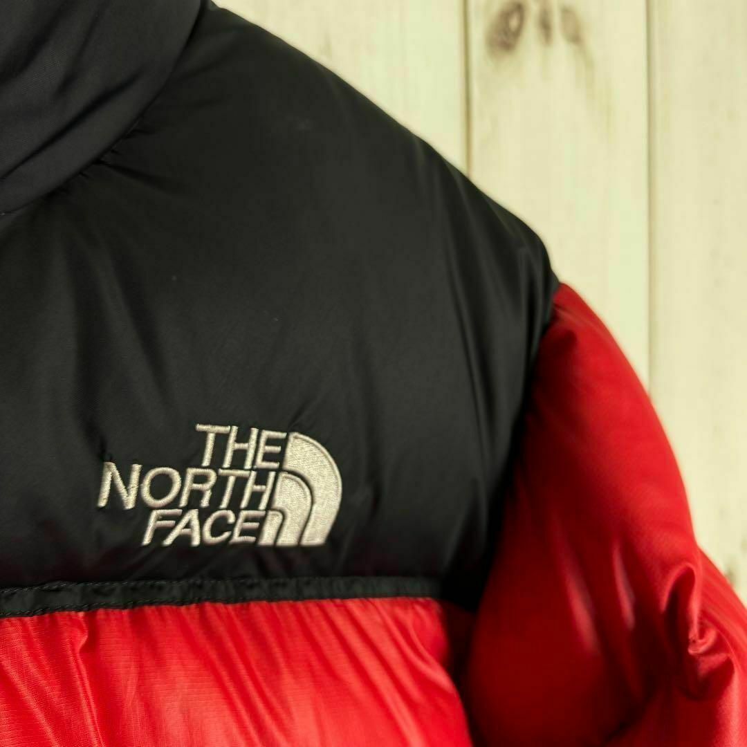 THE NORTH FACE(ザノースフェイス)の【大人気】　ザノースフェイス　ヌプシ　ダウンジャケット　レッド　赤　肩ロゴ　Ｍ メンズのジャケット/アウター(ダウンジャケット)の商品写真