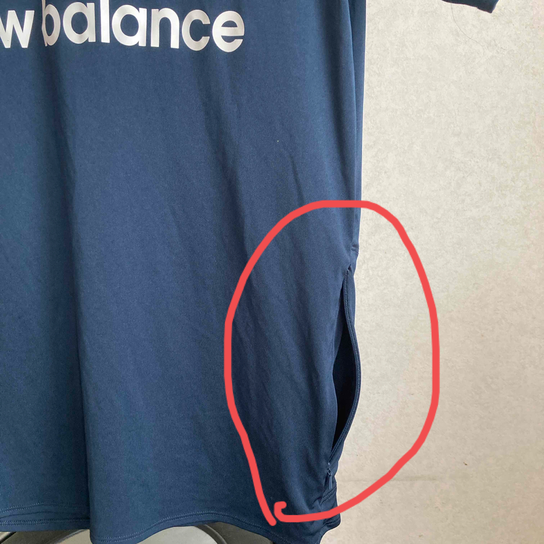 New Balance(ニューバランス)のニューバランス　半袖Tシャツ　ロゴTシャツ　Mサイズ　紺色 メンズのトップス(Tシャツ/カットソー(半袖/袖なし))の商品写真