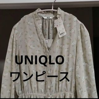 ユニクロ(UNIQLO)の【新品タグ付き】UNIQLO シフォンプリーツ　ワンピース　花柄　Mサイズ(ロングワンピース/マキシワンピース)