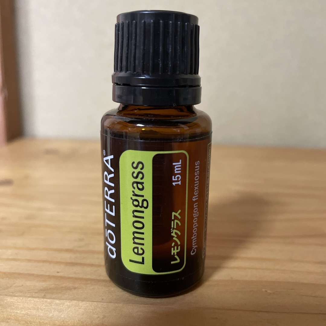 doTERRA レモングラス15ml  新品・未開封 コスメ/美容のリラクゼーション(エッセンシャルオイル（精油）)の商品写真