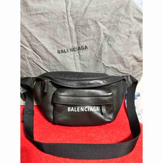 バレンシアガ(Balenciaga)のバレンシアガ！ロゴボディバッグ(ボディバッグ/ウエストポーチ)