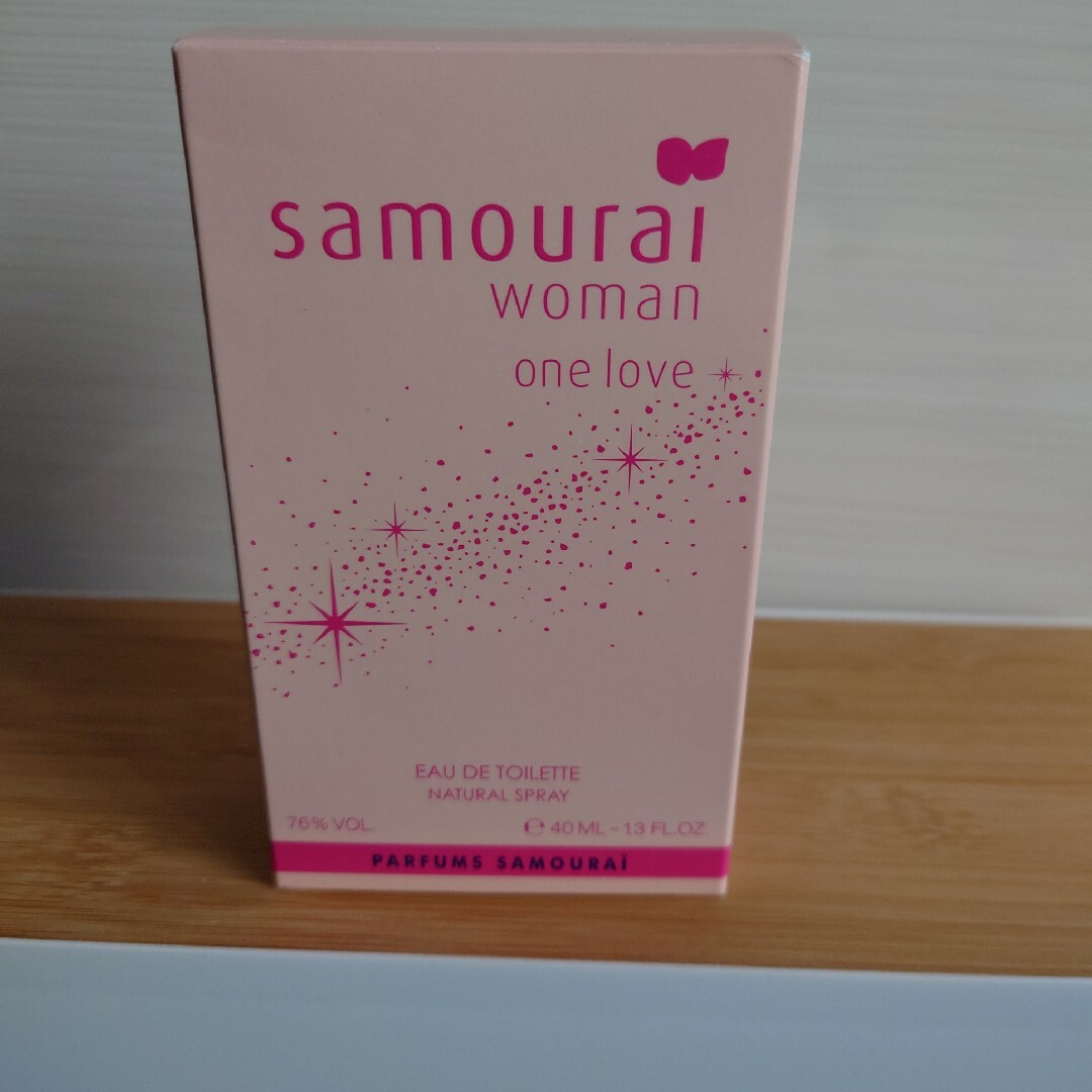 samourai woman(サムライウーマン)のサムライ SAMOURAI サムライウーマン ワンラブ EDT SP 40ml コスメ/美容の香水(香水(女性用))の商品写真