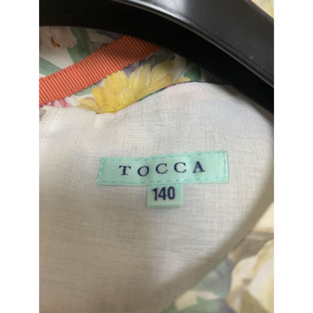 TOCCA(トッカ)のTOCCA フラワー柄ワンピース　140 美品 キッズ/ベビー/マタニティのキッズ服女の子用(90cm~)(ワンピース)の商品写真
