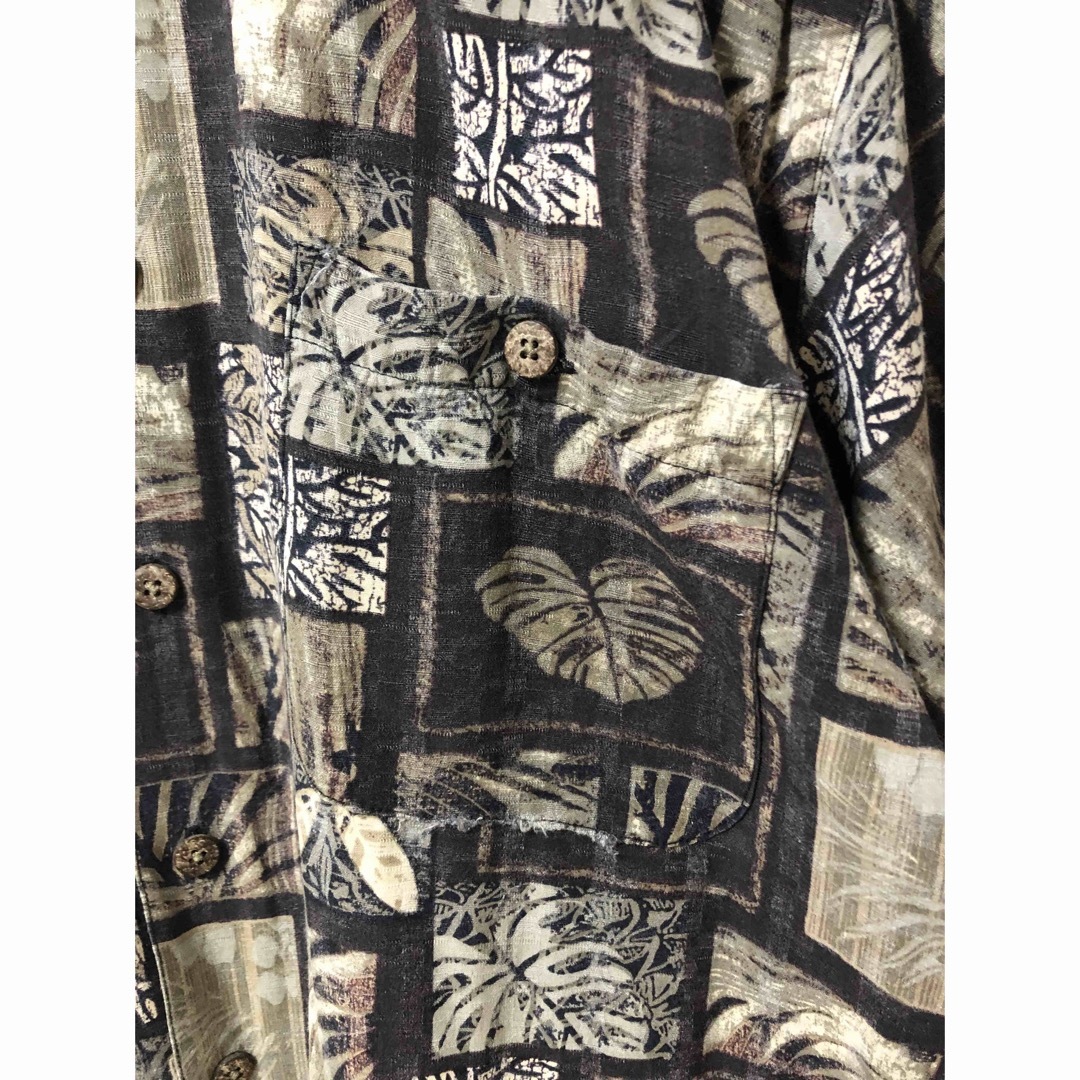 【古着】レーヨンシャツ　レトロ　胸ポケット付き　ヴィンテージ調　モダン　ゆるダボ メンズのトップス(シャツ)の商品写真
