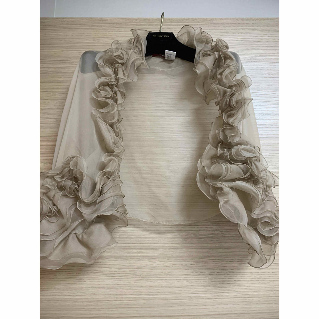 valentino garavani - VALENTINO ケープ シルク ベージュ 未使用 valentino garavani - VALENTINO ケープ シルク ベージュ 未使用