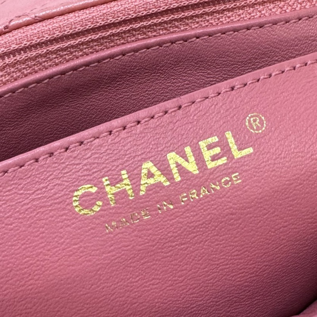 CHANEL(シャネル)のシャネル CHANEL マトラッセ ミニマトラッセ ミニマト マトラッセ17 バッグ ショルダーバッグ ラムスキン ピンク ゴールド金具 チェーンショルダーバッグ ココマーク ターンロック レディースのバッグ(ショルダーバッグ)の商品写真