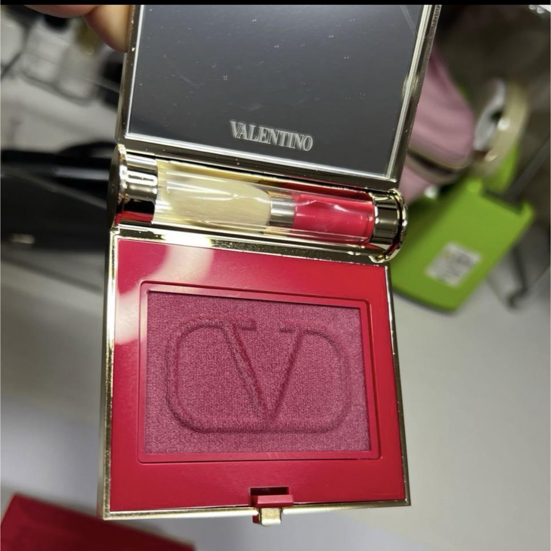 VALENTINO(ヴァレンティノ)のVALENTINO アイ2チーク 10プラムピンク (アイシャドウ＆チーク)美品 コスメ/美容のベースメイク/化粧品(チーク)の商品写真