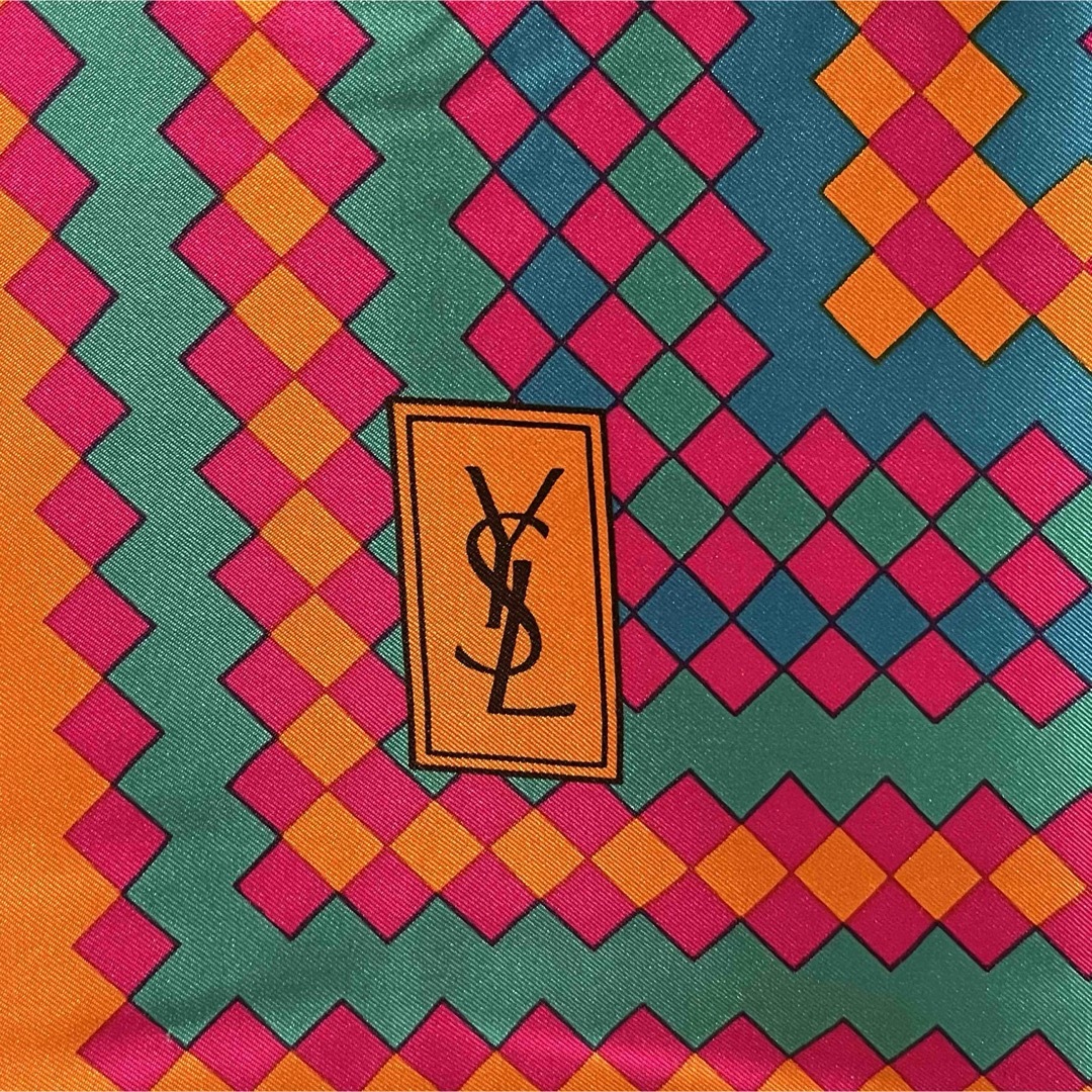 Yves Saint Laurent(イヴサンローラン)のめり様専用　Saint Laurent  　イヴサンローラン　スカーフ　 美品 レディースのファッション小物(バンダナ/スカーフ)の商品写真