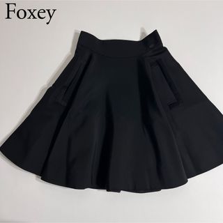 フォクシー(FOXEY)の美品 Foxey フォクシー　フレアスカート　ロゴプレート　シルクウール(ひざ丈スカート)