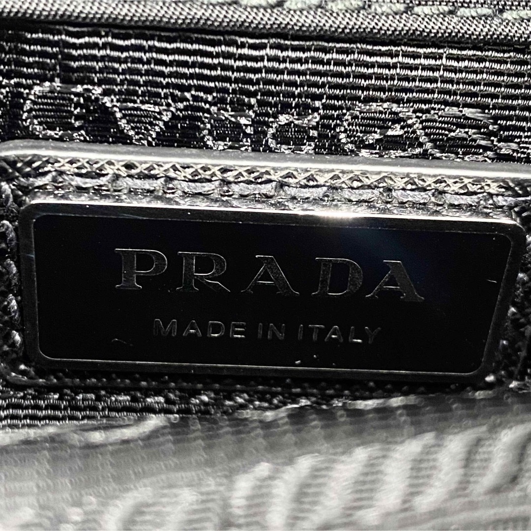 PRADA(プラダ)の新品未使用！送料込み★PRADA★ポーチ付 ショルダーバッグ クロスボディ メンズのバッグ(ショルダーバッグ)の商品写真