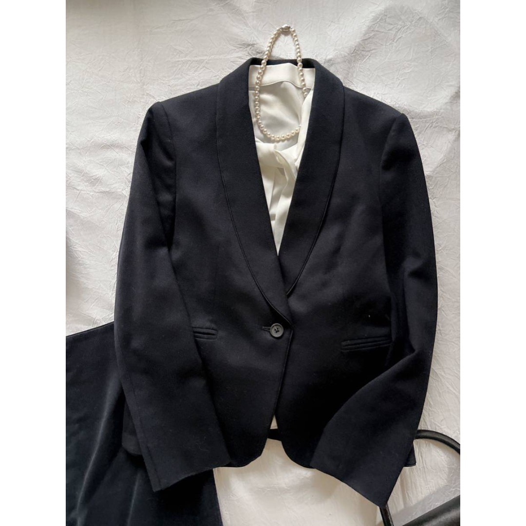 UNITED ARROWS(ユナイテッドアローズ)のUNITED ARROWS ジャケット　タイトスカート　スーツ　紺 レディースのフォーマル/ドレス(スーツ)の商品写真