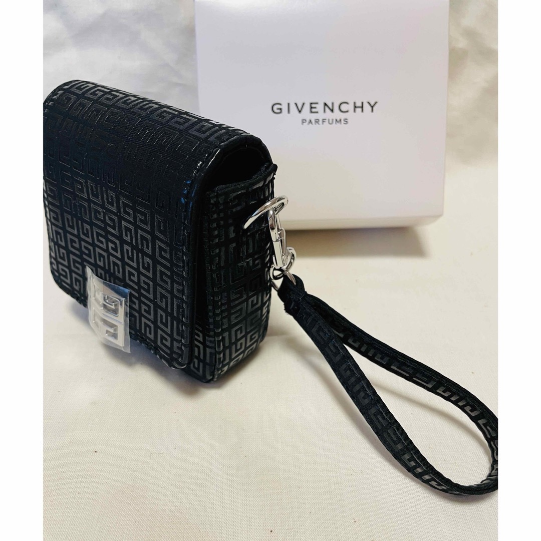 GIVENCHY(ジバンシィ)の新品 GIVENCHY オリジナルポーチほか ハンドメイドのファッション小物(ポーチ)の商品写真