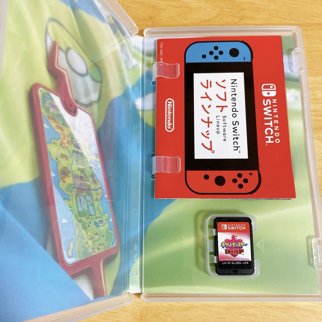 Nintendo Switch(ニンテンドースイッチ)のポケットモンスター シールド エンタメ/ホビーのゲームソフト/ゲーム機本体(家庭用ゲームソフト)の商品写真