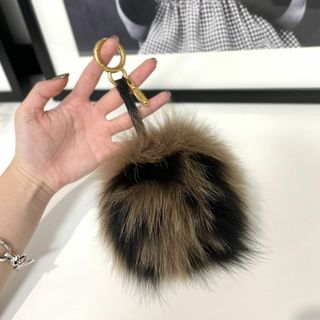 フェンディ(FENDI)のFENDI フェンディ FFロゴ ポンポンチャーム 定価10万(キーホルダー)