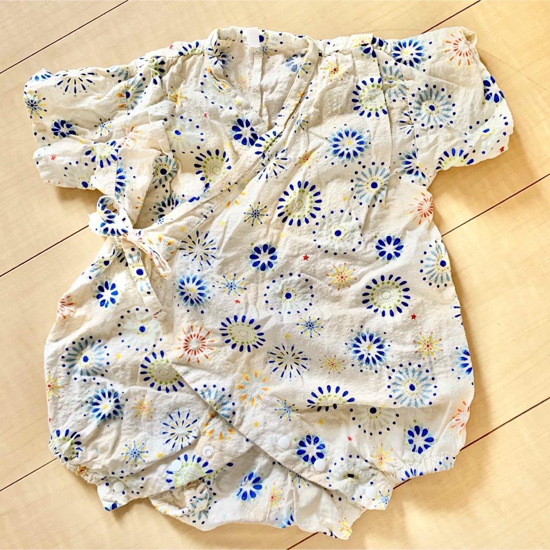 花火柄甚平ロンパース70センチ キッズ/ベビー/マタニティのベビー服(~85cm)(甚平/浴衣)の商品写真