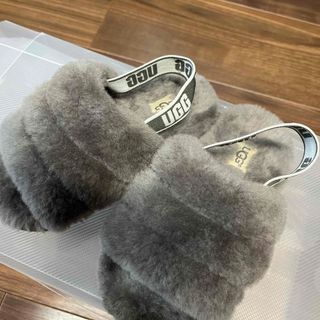 UGG キッズサンダル　17センチ