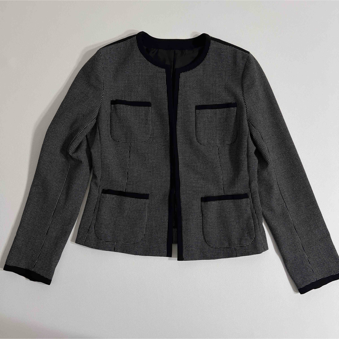 leilian - 美品 Leilian レリアン セットアップスーツ ノーカラー leilian - 美品 Leilian レリアン セットアップスーツ ノーカラー