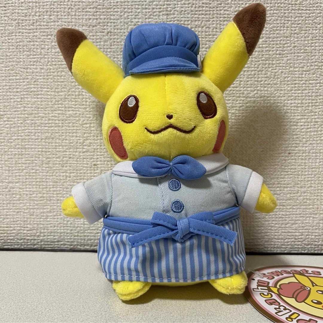 ポケモンカフェ 限定 ピカチュウ スイーツ　ぬいぐるみ エンタメ/ホビーのおもちゃ/ぬいぐるみ(ぬいぐるみ)の商品写真