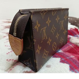 LOUIS VUITTON - ルィヴィトンポーチ15