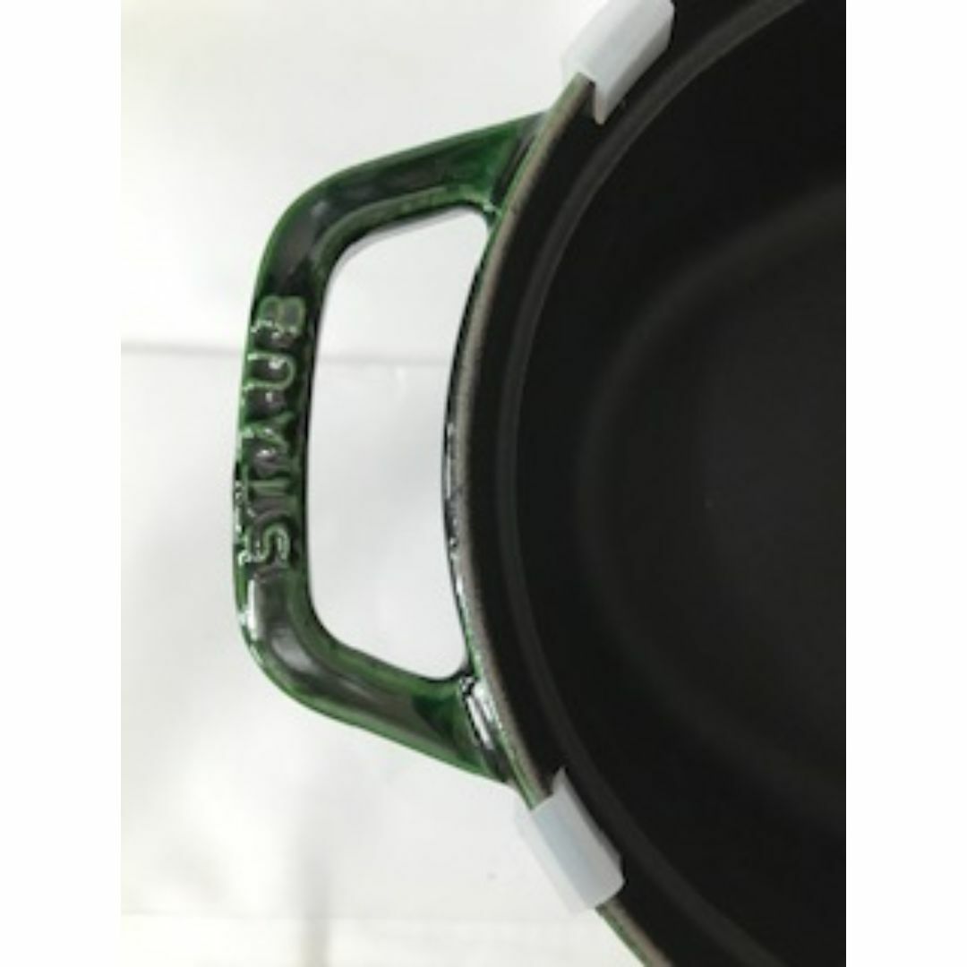 STAUB(ストウブ)の新品 staub ストウブ 鍋 oval cocotte バジルグリーン 29  インテリア/住まい/日用品のキッチン/食器(鍋/フライパン)の商品写真