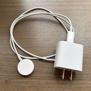 アップル(Apple)のアップルウォッチ　充電器　純正(バッテリー/充電器)