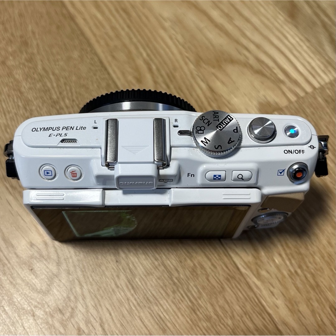 OLYMPUS(オリンパス)のジャンク品！オリンパスペンライト　E-PL5  スマホ/家電/カメラのカメラ(ミラーレス一眼)の商品写真