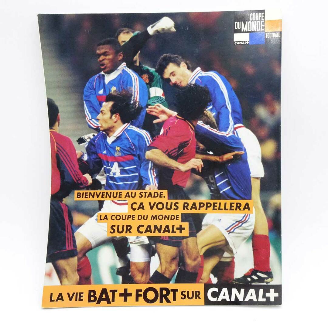 サッカーワールドカップ フランス大会 1998 公式プログラム COUPE DU MONDE FRANCE 98 スポーツ/アウトドアのサッカー/フットサル(記念品/関連グッズ)の商品写真