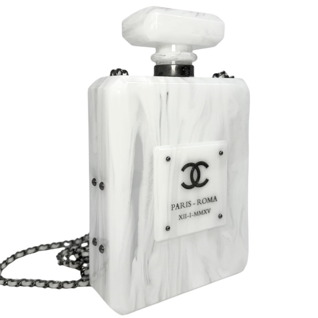 CHANEL(シャネル)のシャネル CHANEL 2016Paris-Roma　N°5　Parfume　Bottle シャネル N°5 パフューム ボトル バッグ ショルダーバッグ プラスチック ステンレス ホワイト 白 シルバー金具 チェーンショルダーバッグ ココマーク レディースのバッグ(ショルダーバッグ)の商品写真