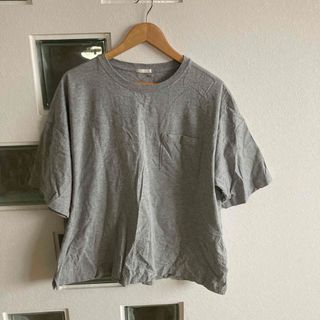 GU グレーカラー半袖Tシャツ