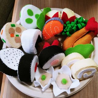 フェルトおままごと　おにぎり　おかず　ハンドメイド(おもちゃ/雑貨)