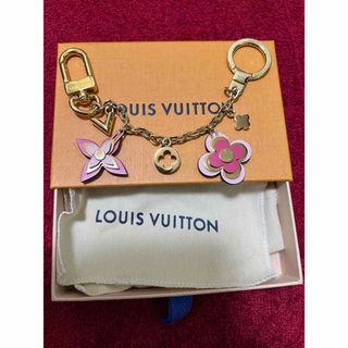 ルイヴィトン(LOUIS VUITTON)の美品☆ ルイヴィトン ジューサックシェンヌ ブルーミングフラワー(キーホルダー)