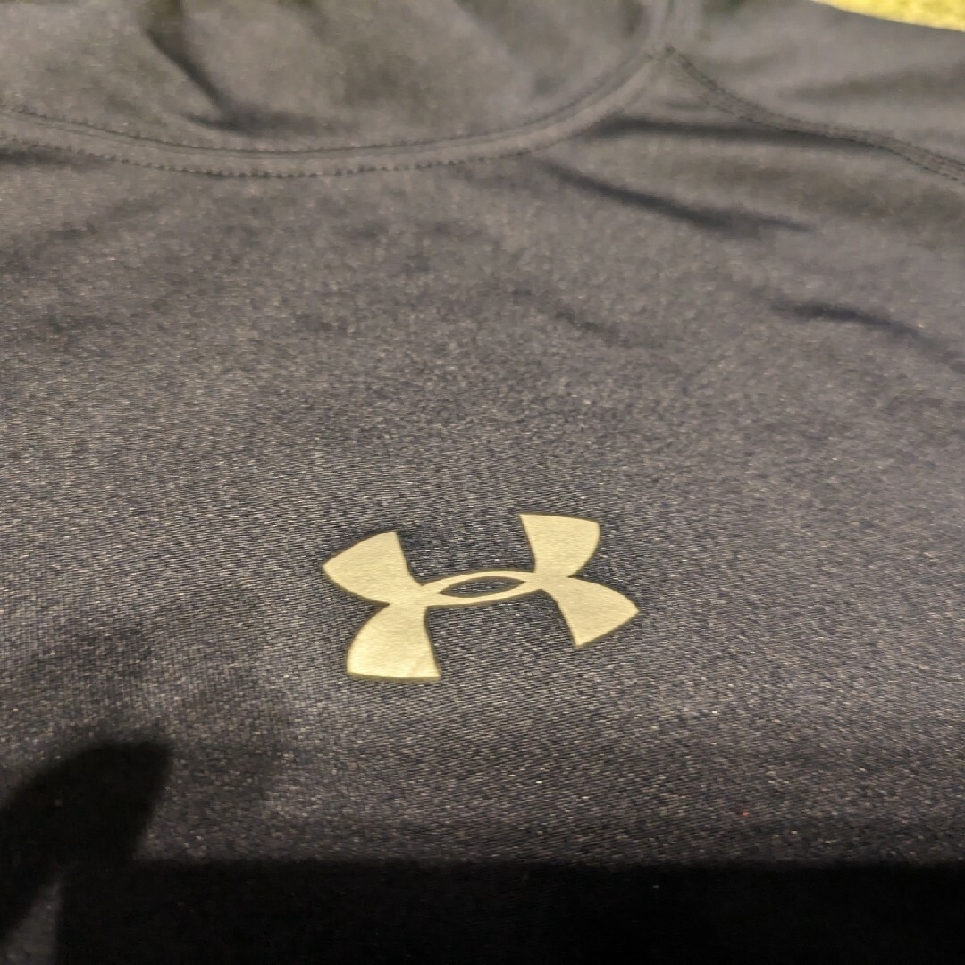 UNDER ARMOUR(アンダーアーマー)のUNDER ARMOUR　アンダーアーマー　半袖アンダーシャツ　YXL　150 スポーツ/アウトドアの野球(ウェア)の商品写真