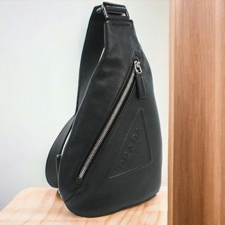 プラダ(PRADA)のプラダ PRADA ボディバッグ メンズ 2VZ098 2BBE F0002 クロス ヴィッテロダイノレザーバッグ(ボディーバッグ)