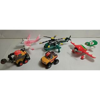 タカラトミー(Takara Tomy)のトミカDisneyプレーンズ５台(ミニカー)