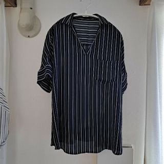 アズールバイマウジー(AZUL by moussy)のAZUL　スキッパーシャツ　青系(カットソー(半袖/袖なし))