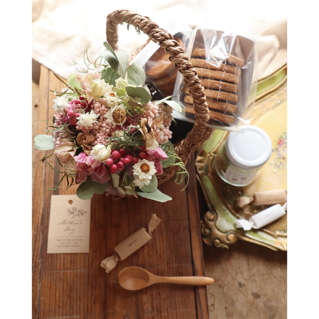 『ありがとう』を花に添えて¨̮♡母の日ギフトフラワー 花々のドライフラワーブーケ ハンドメイドのフラワー/ガーデン(ドライフラワー)の商品写真