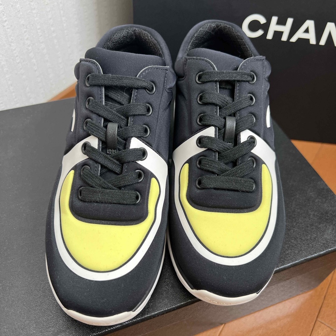 CHANEL(シャネル)のCHANEL シャネル　スニーカー　サイズ35 レディースの靴/シューズ(スニーカー)の商品写真