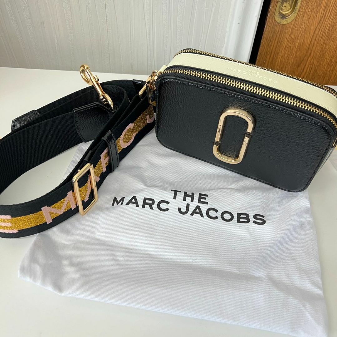 MARC JACOBS(マークジェイコブス)の【K5051】MARC JACOBS SNAPSHOT ショルダーバッグ レディースのバッグ(ショルダーバッグ)の商品写真