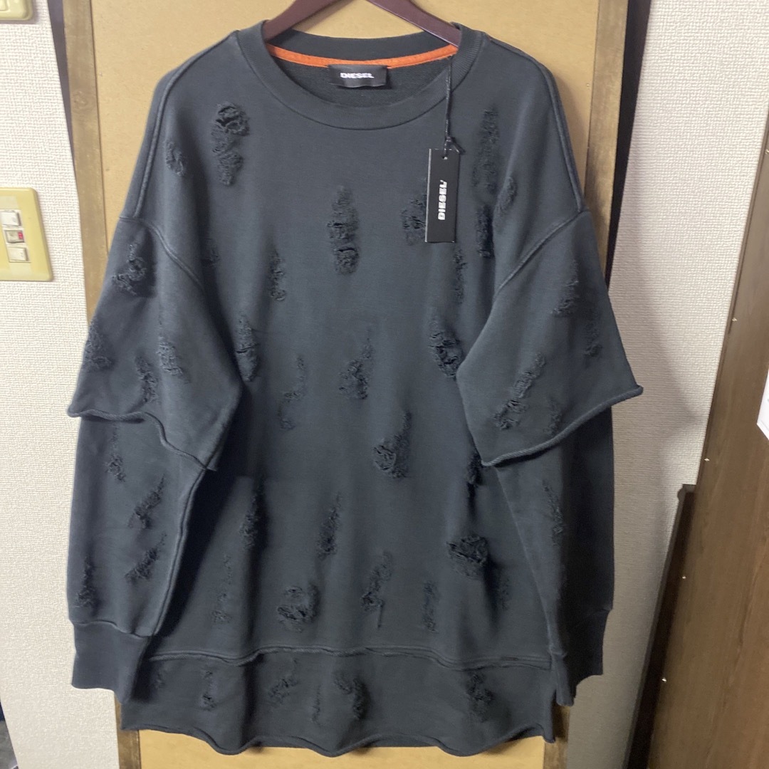 DIESEL - 【新品】DIESEL ビッグシルエット ダメージ加工 DIESEL - 【新品】DIESEL ビッグシルエット ダメージ加工