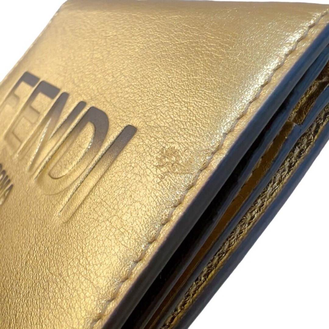 FENDI(フェンディ)の　フェンディ FENDI ローマフェンディ ミディアムウォレット 8M0468 ゴールド　ゴールド金具 レザー レディース 二つ折り財布 レディースのファッション小物(財布)の商品写真