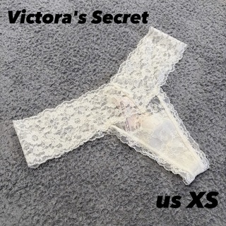 ヴィクトリアズシークレット(Victoria's Secret)のVictora's Secretヴィクトリアシークレット ショーツ Tバック 白(ショーツ)