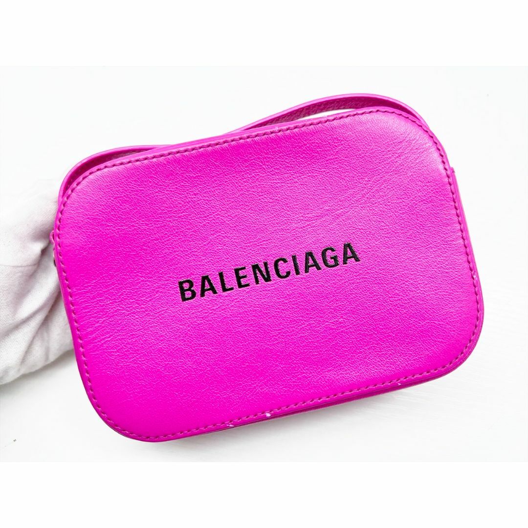 バレンシアガ エブリディ カメラバッグ ショルダーバッグ ピンクさせていただきます