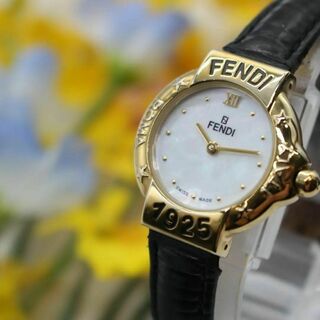 FENDI - フェンディ FENDI シェル文字盤 革ベルト レディース 腕時計 C244