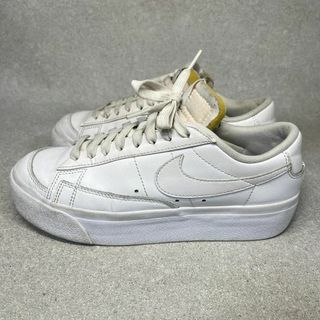 ナイキ(NIKE)のナイキ 23cm相当 WMNS BLAZER LOW PLATFORMホワイト♫(スニーカー)