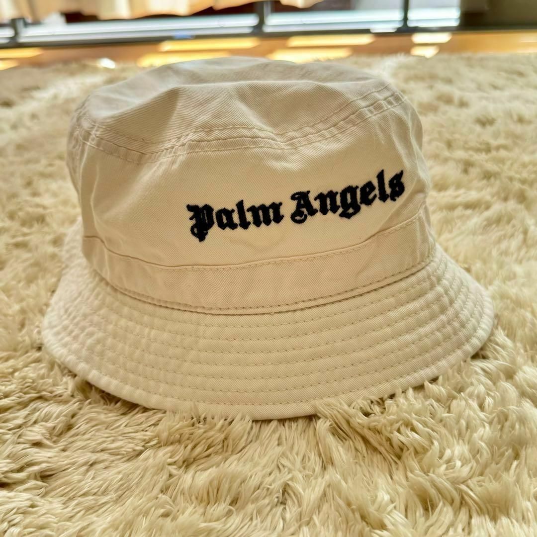 PALM ANGELS(パームエンジェルス)のPalm Angels バケットハット　ホワイト　パームエンジェルス メンズの帽子(ハット)の商品写真