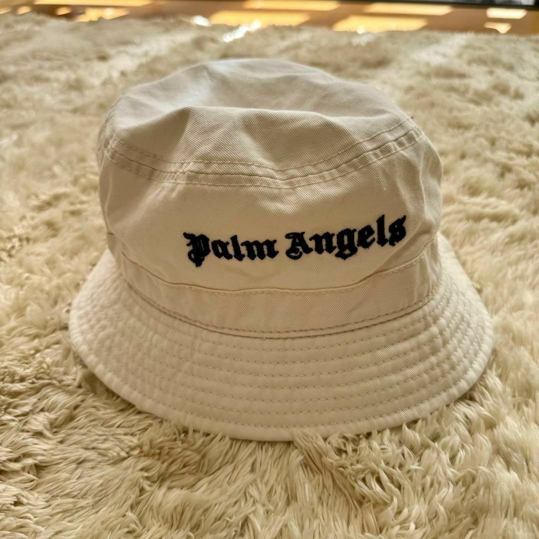 PALM ANGELS(パームエンジェルス)のPalm Angels バケットハット　ホワイト　パームエンジェルス メンズの帽子(ハット)の商品写真