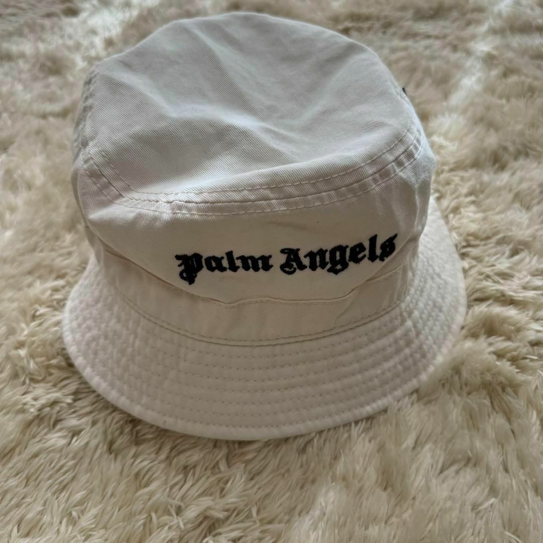 PALM ANGELS(パームエンジェルス)のPalm Angels バケットハット　ホワイト　パームエンジェルス メンズの帽子(ハット)の商品写真