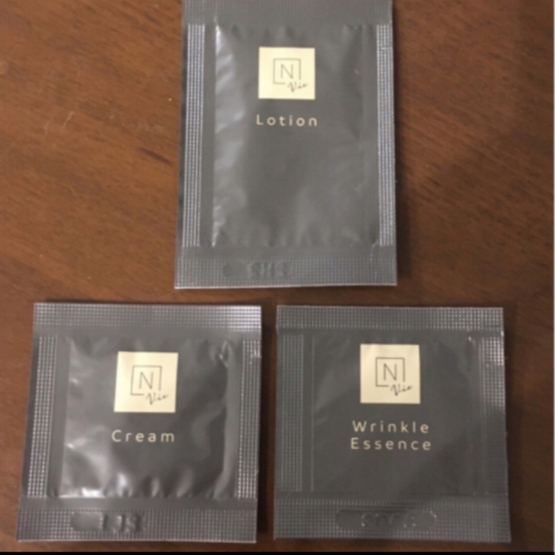 N organic(エヌオーガニック)のエヌオーガニック　化粧水　美容液　クリーム　vie リンクルパック　エッセンス コスメ/美容のスキンケア/基礎化粧品(美容液)の商品写真