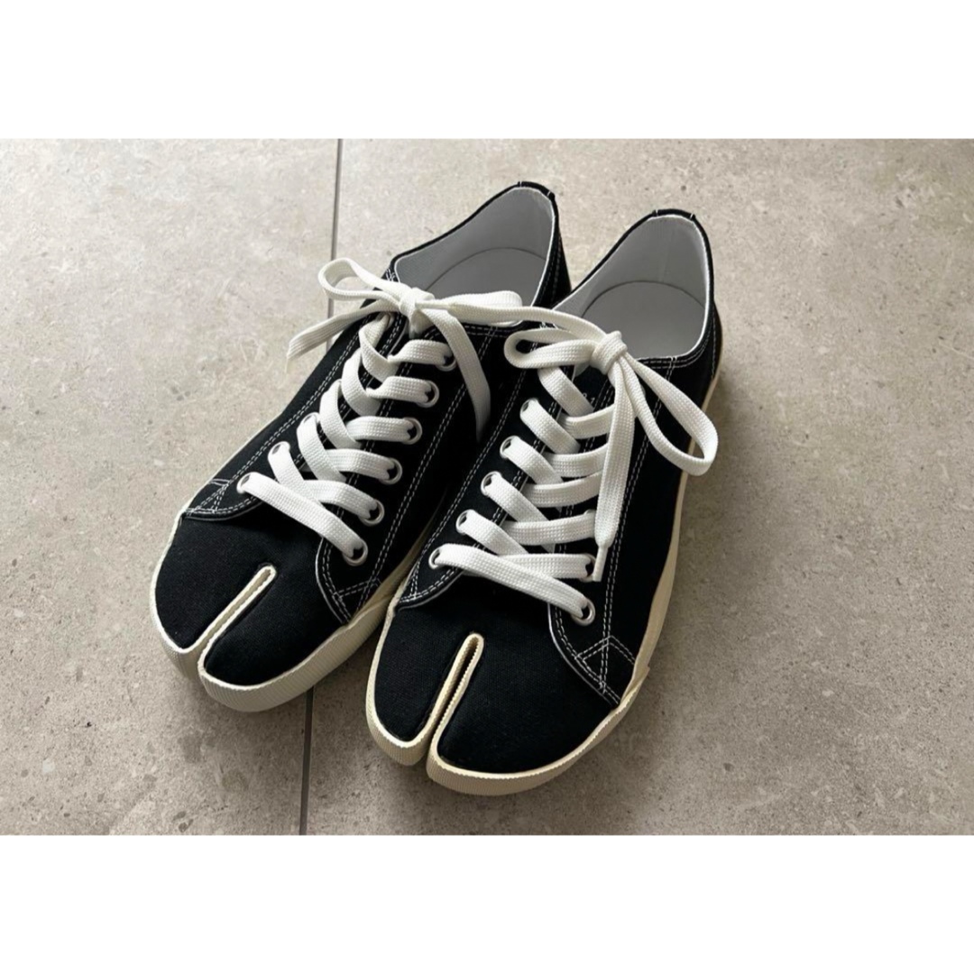 Maison Martin Margiela(マルタンマルジェラ)のMAISON MARGIELA 68,200円TABI キャンバススニーカー38 レディースの靴/シューズ(スニーカー)の商品写真